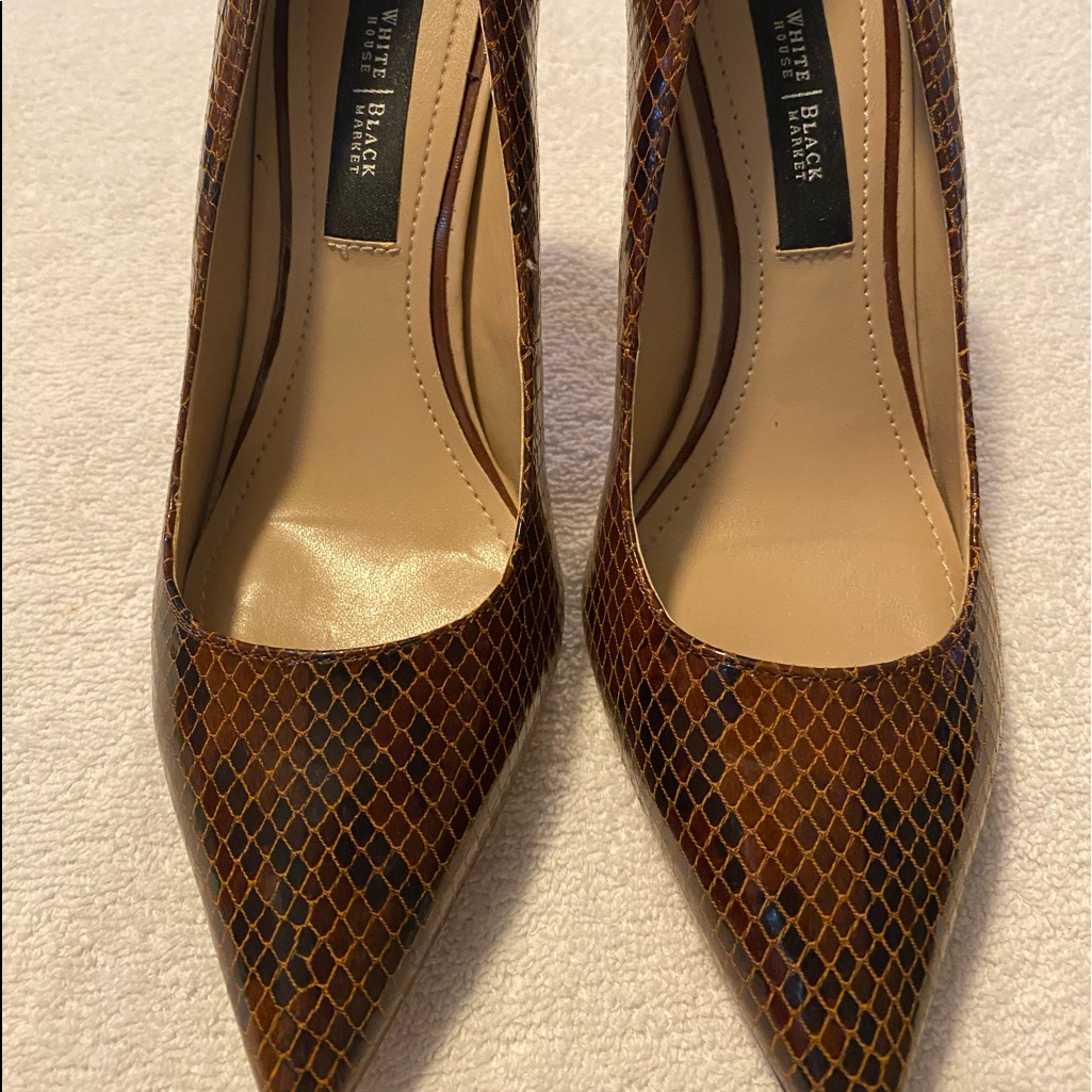 Brand New Gorgeous Snakeskin Heels White House  Black Market  Box 46